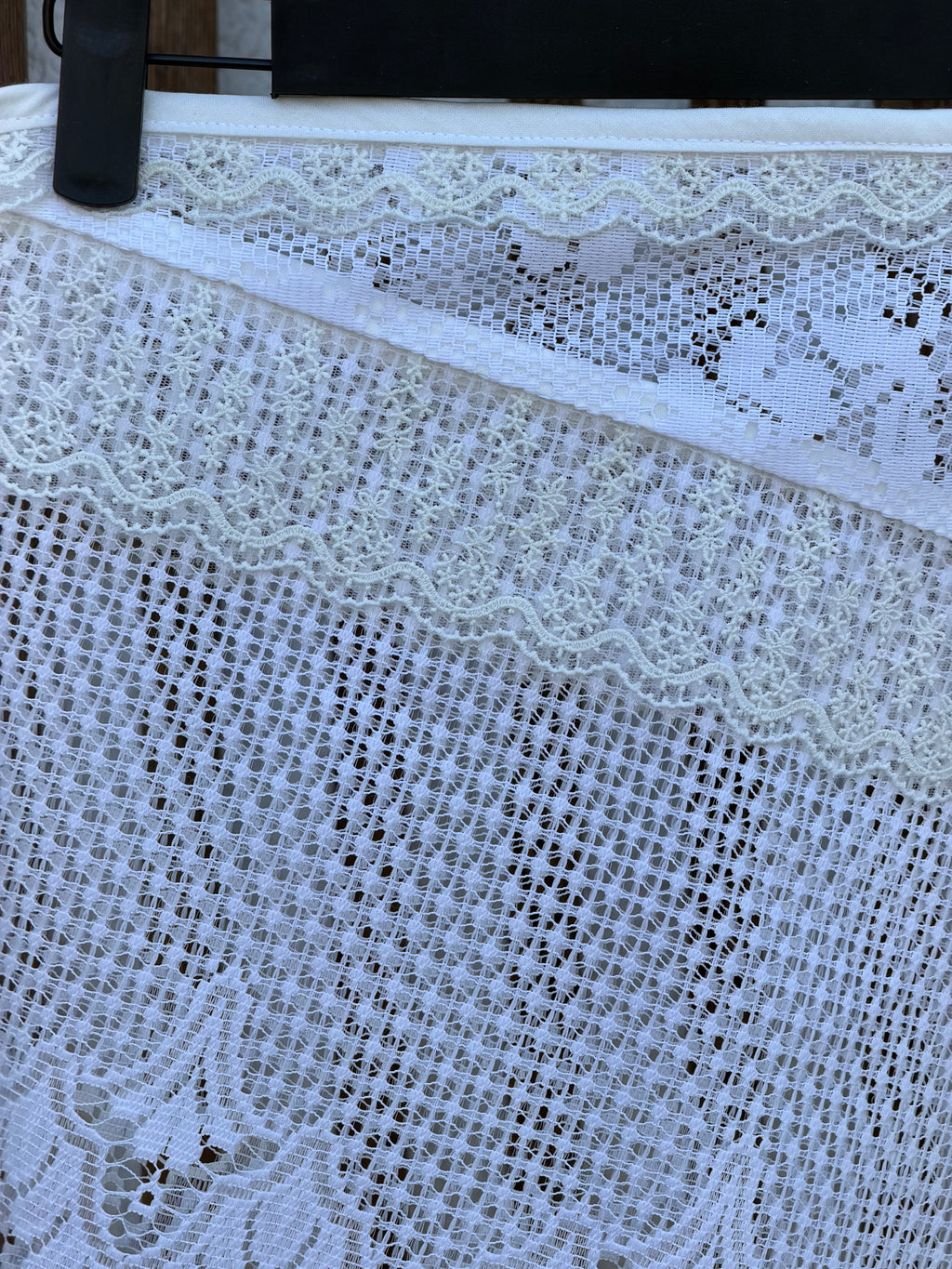 JUPE NOUÉE DENTELLE MIDI 002
