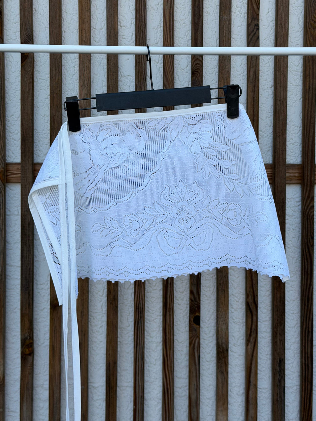 JUPE NOUÉE DENTELLE MICRO 008