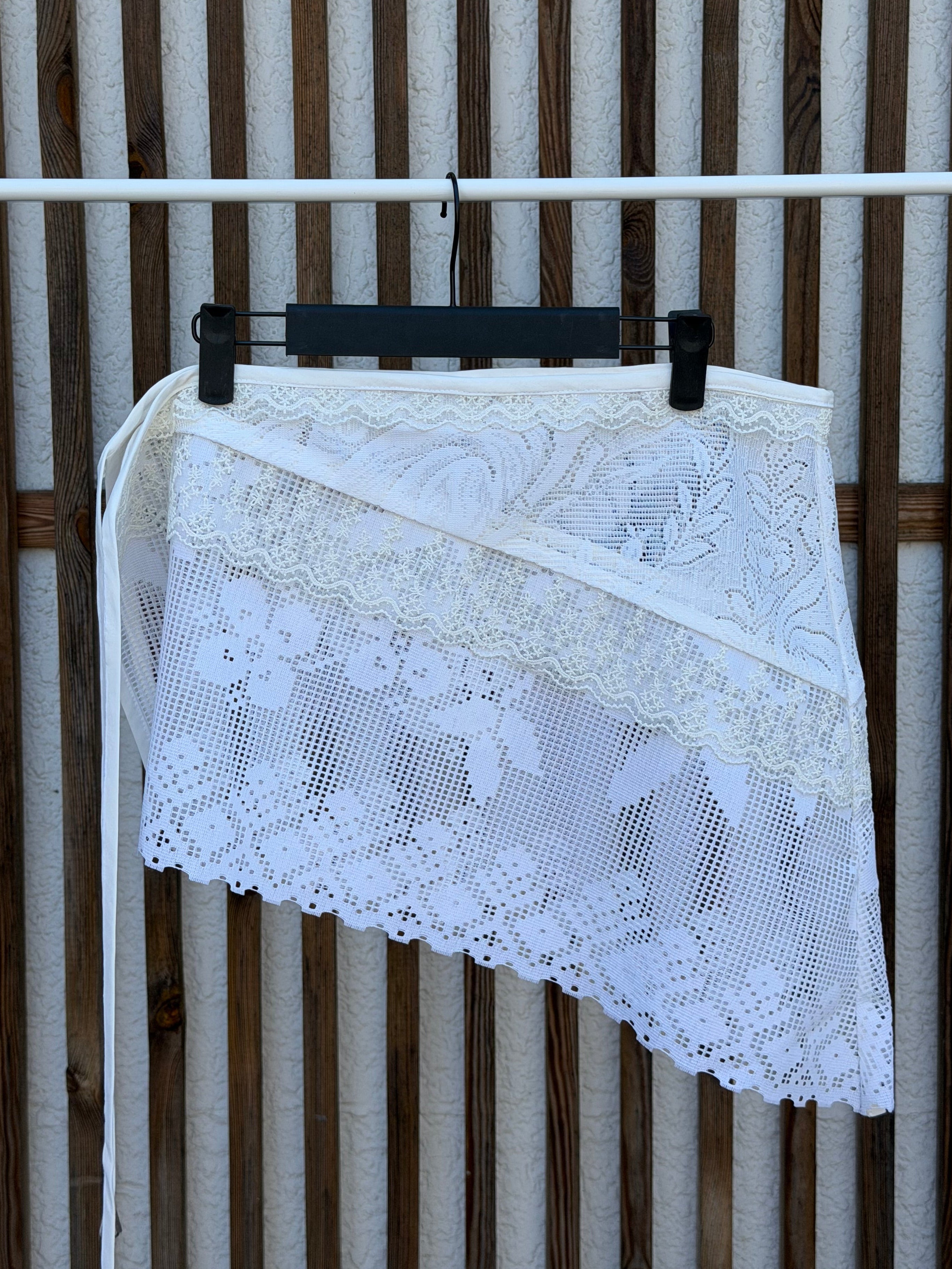 JUPE NOUÉE DENTELLE MIDI 001