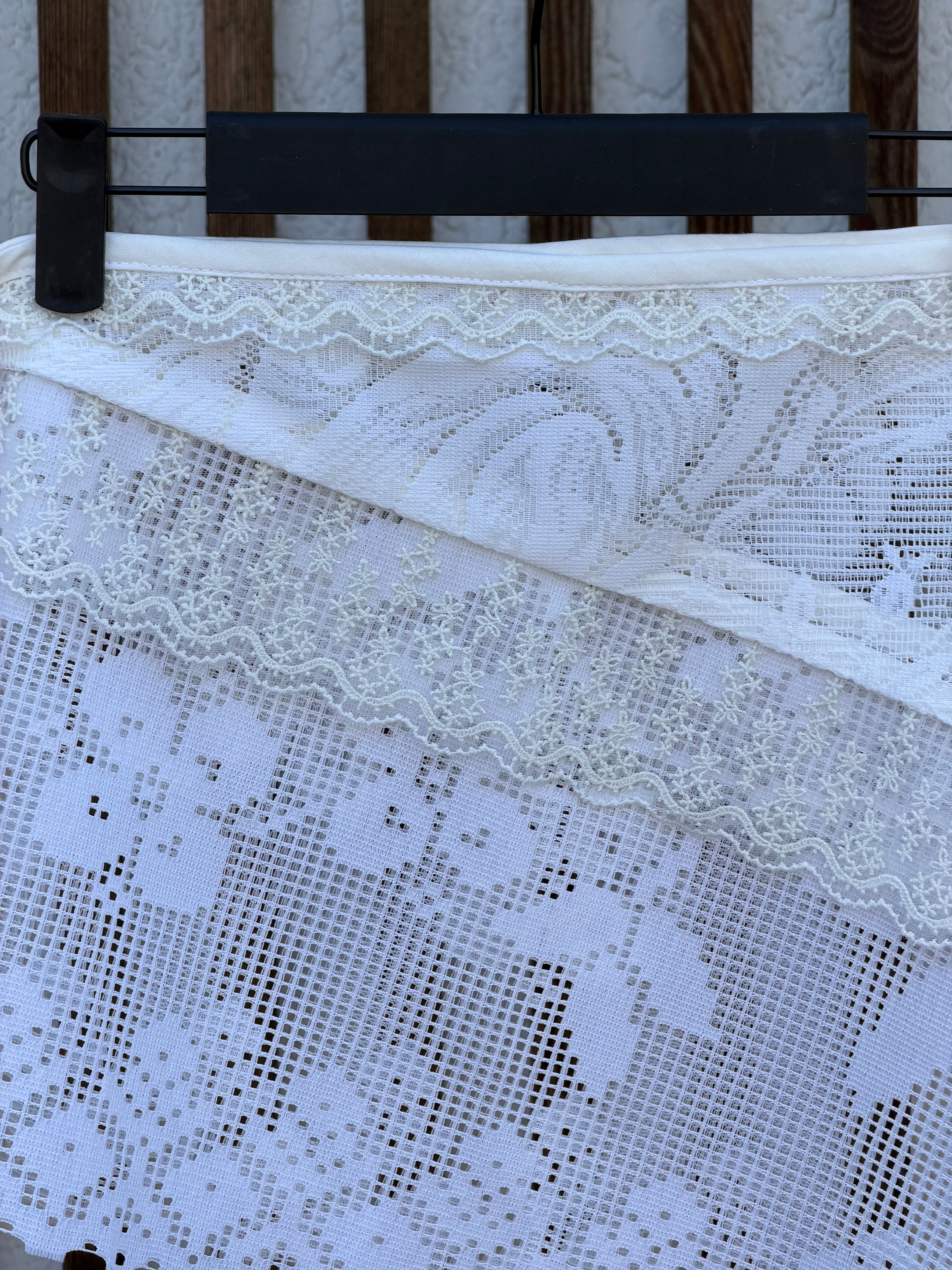 JUPE NOUÉE DENTELLE MIDI 001